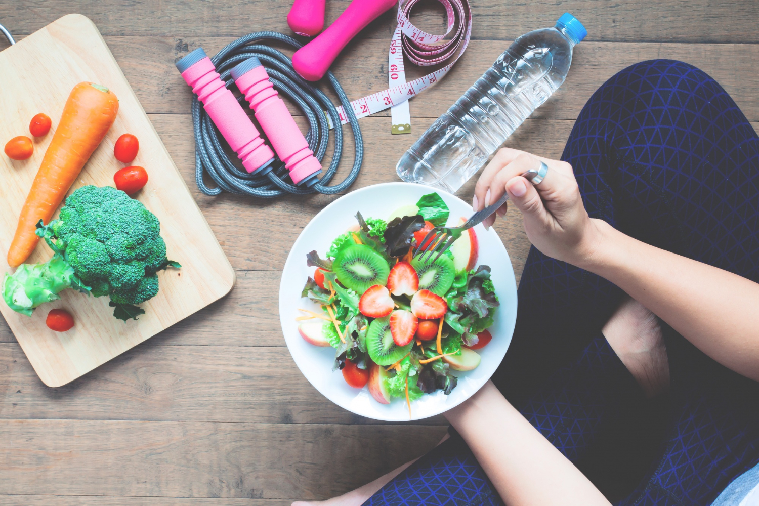 woman-eating-healthy